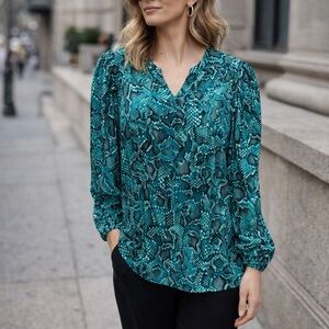 Elegant Teal Snake Print Blouse Chico’s plus  size  excellent condition